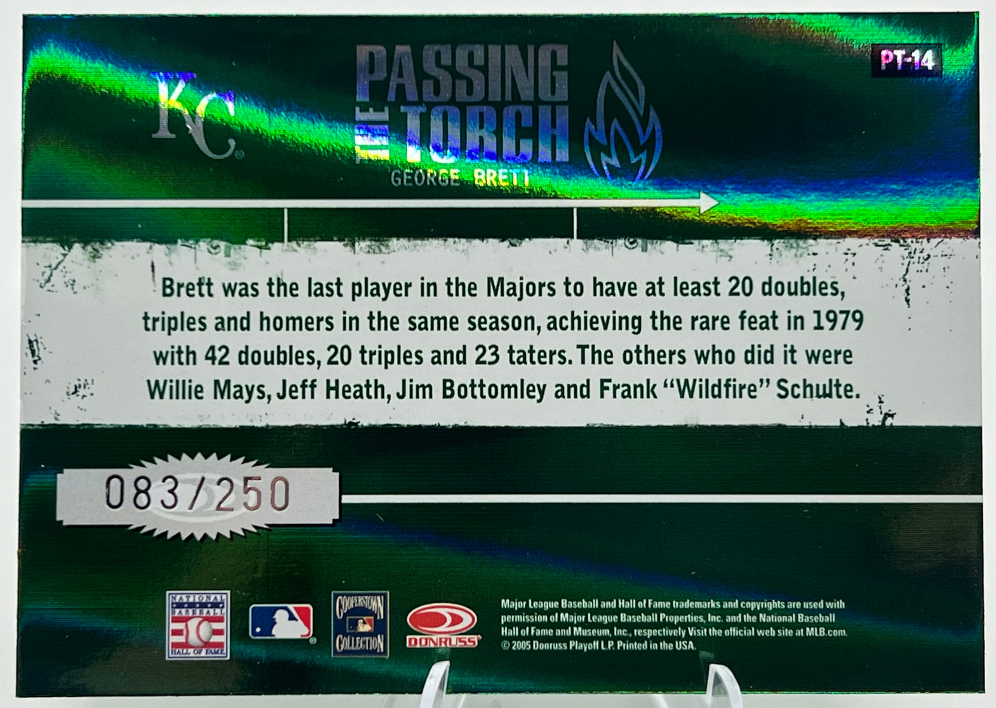 2005 Donruss Elite Passing the Torch Emerald George Brett Baseball Card