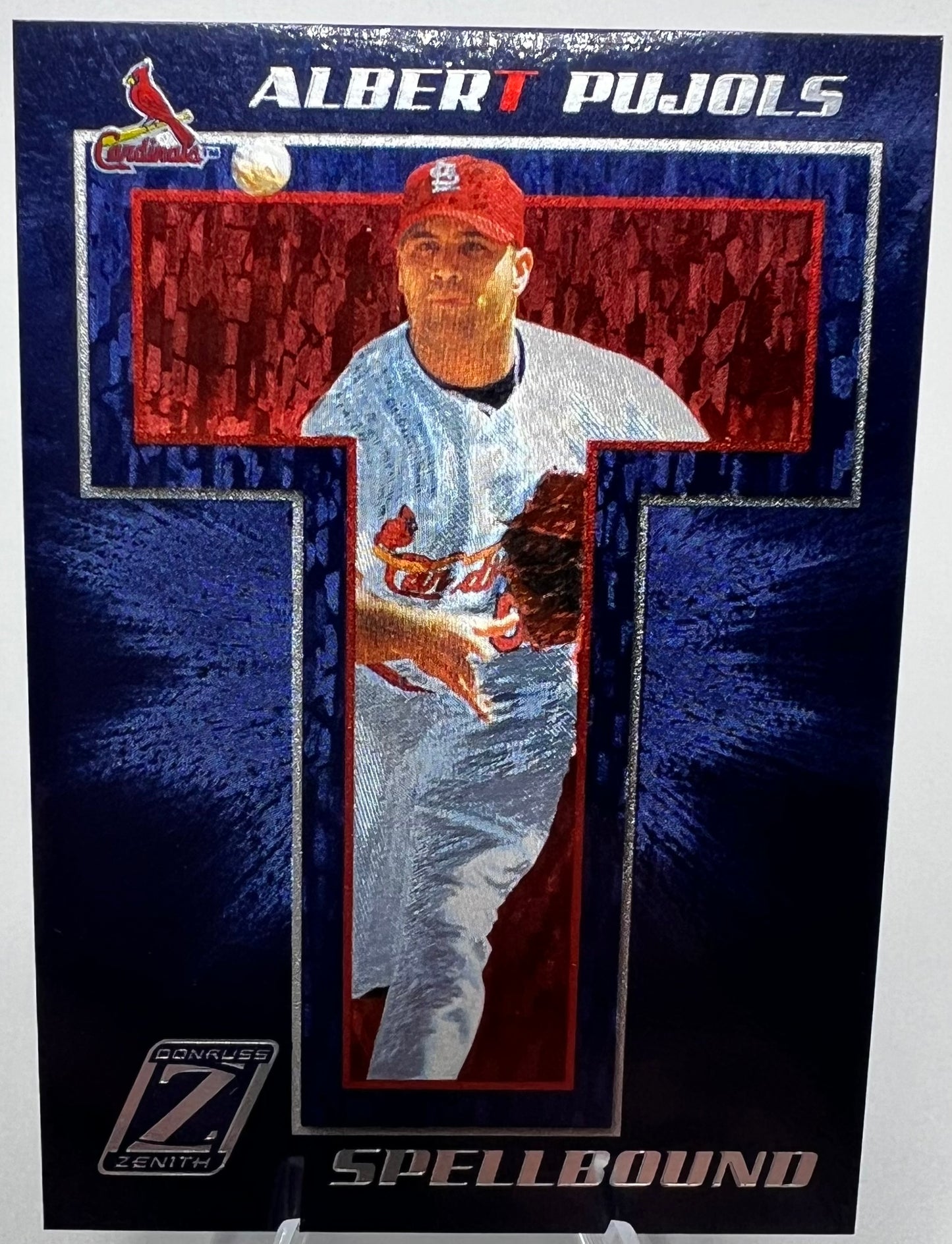 2005 Zenith Albert Pujols SPELLBOUND Baseball Card