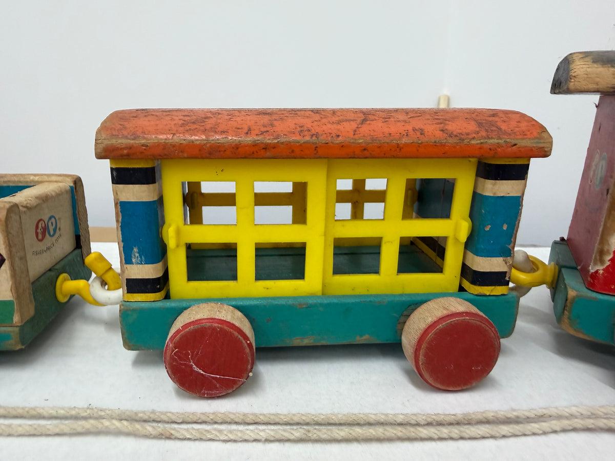 Vintage Huffy Puffy Wooden 1963 Fisher-Price Pull Toy Train 4 Piece Complete Set