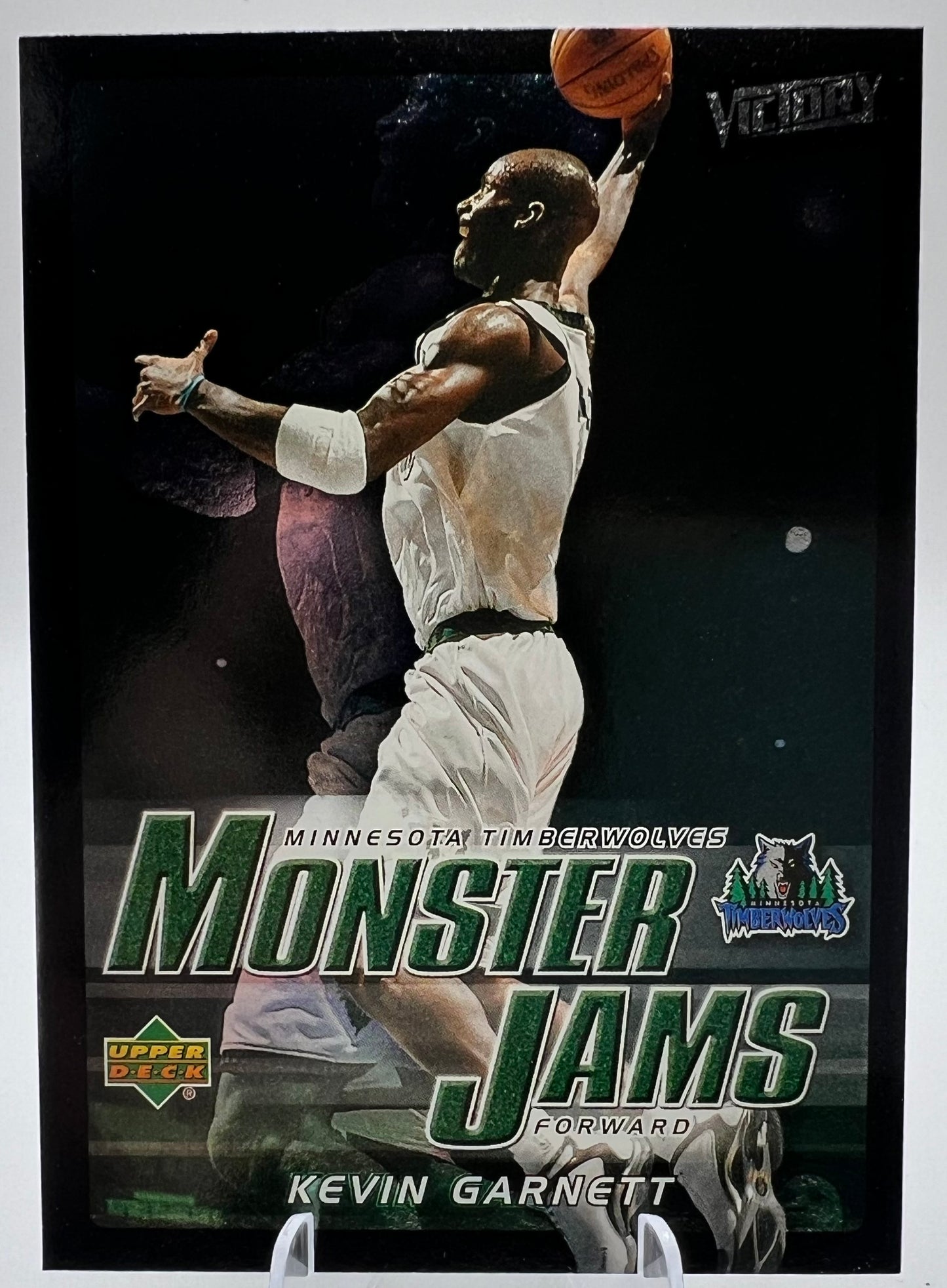 03-04 Upper Deck Victory Monster Jams Kevin Garnett #220 BasketBall Card