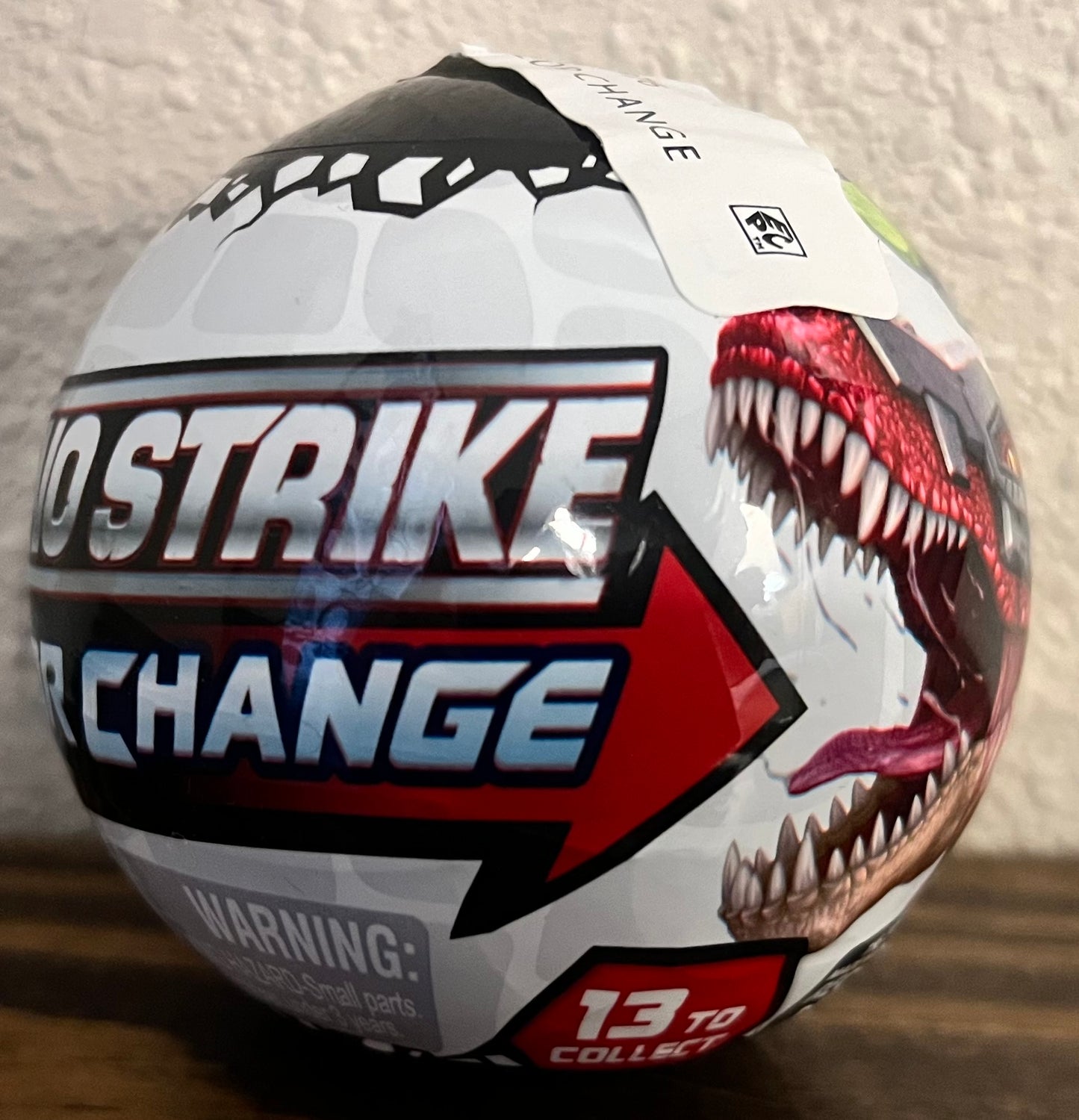 Zuru 5 Suprise Dino Strike Color Change Ball