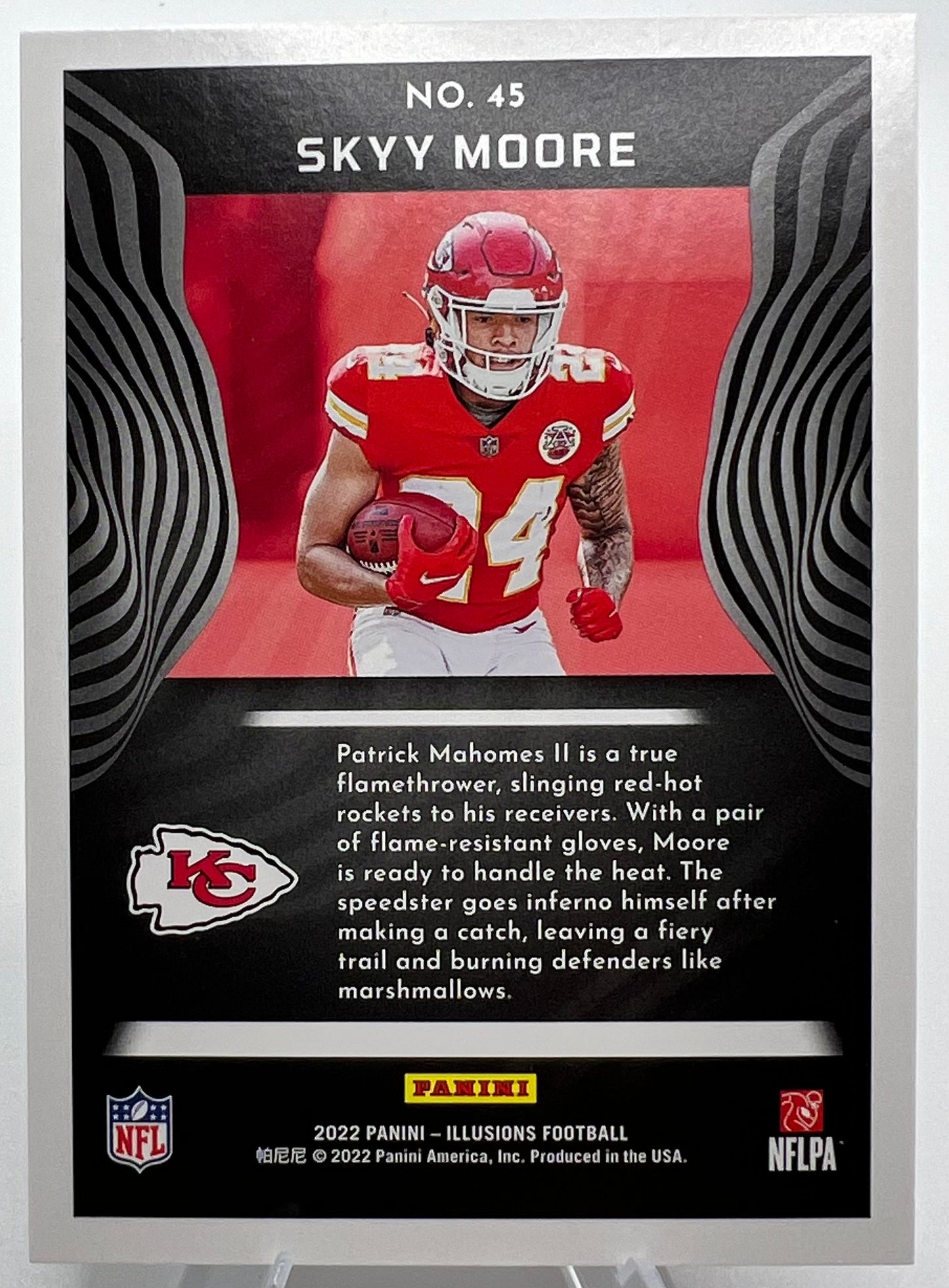 2022 Panini Illusions Sky Moore Rookie Football Card