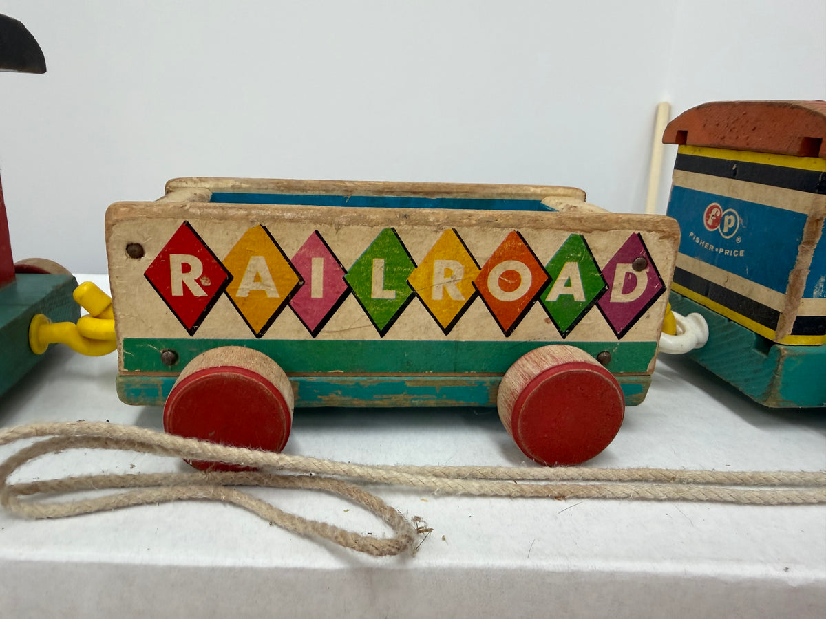 Vintage Huffy Puffy Wooden 1963 Fisher-Price Pull Toy Train 4 Piece Complete Set