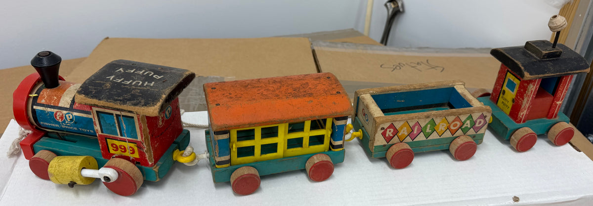 Vintage Huffy Puffy Wooden 1963 Fisher-Price Pull Toy Train 4 Piece Complete Set